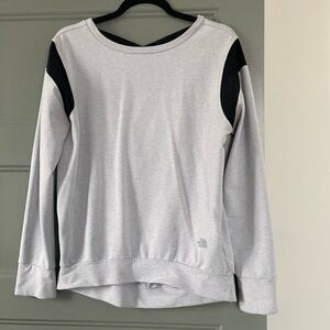 The North Face Crewneck Sweatershirt criss cross back grey Beyond The Wall Train